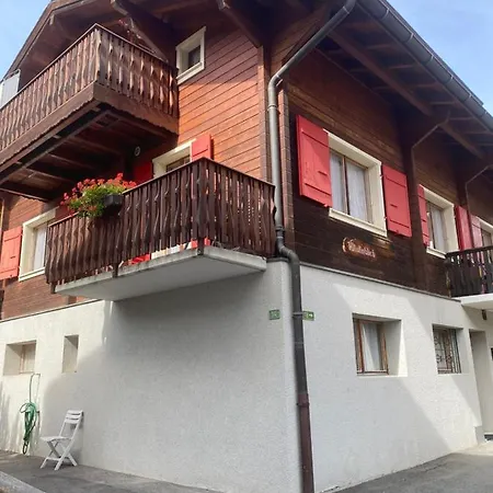 Allalinblick Apartman *